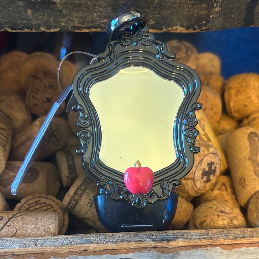 Disney Villains Magic mirror hand sanitizer holder Maleficent/Snow White